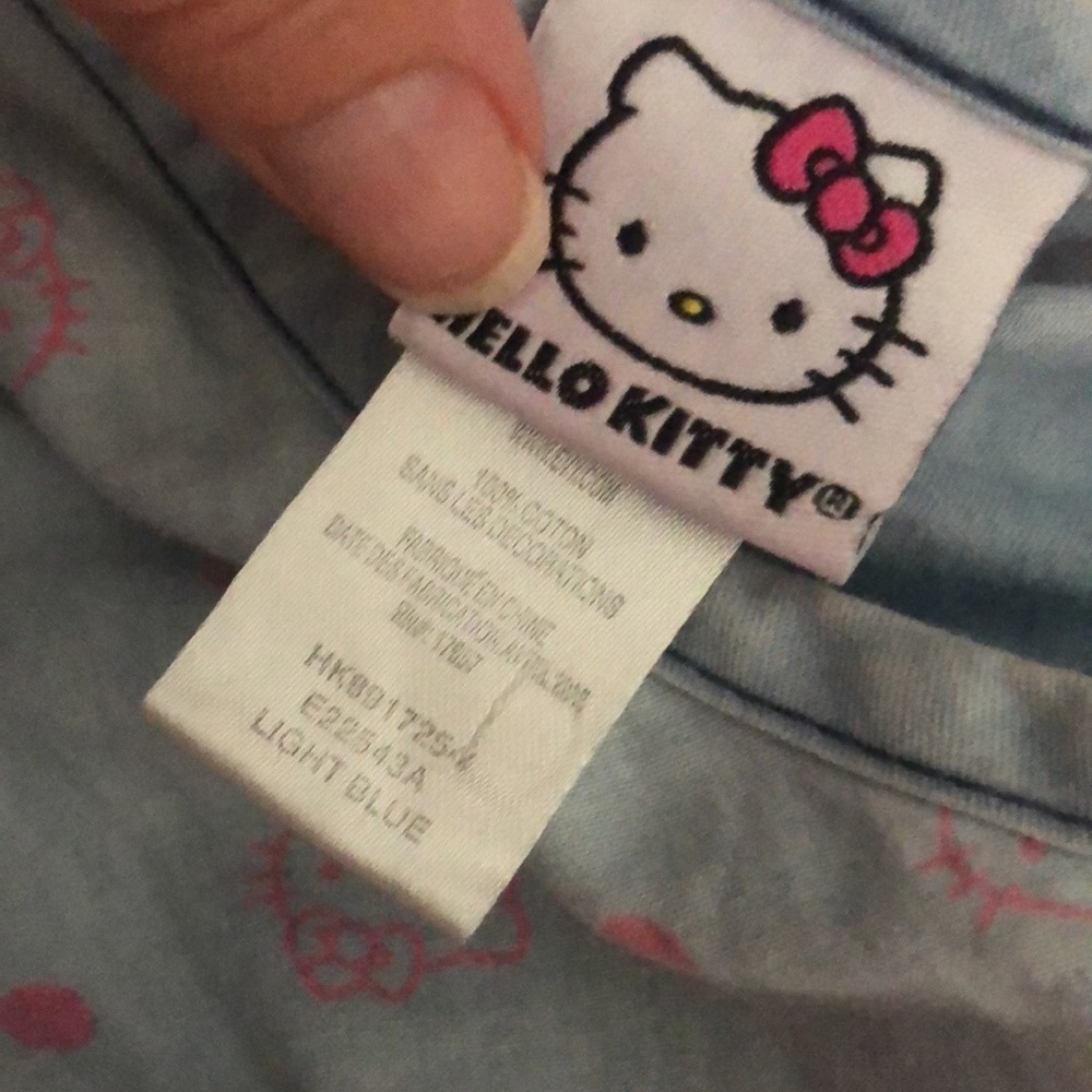 Slightly used Hello Kitty Jumper - Picture 5 of 6
